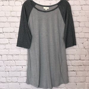 umgee Grey & Black Baseball Tunic ¾ Sleeve LARGE